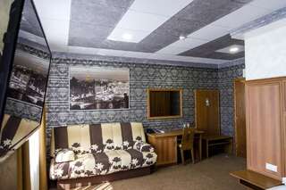 Отель Hotel Elit Pernik Двухместный номер Делюкс с 1 кроватью или 2 отдельными кроватями-1