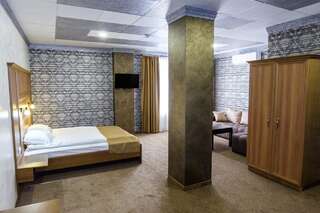 Отель Hotel Elit Pernik Двухместный номер Делюкс с 1 кроватью или 2 отдельными кроватями-3