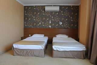 Отель Hotel Elit Pernik Стандартный двухместный номер с 1 кроватью или 2 отдельными кроватями-4
